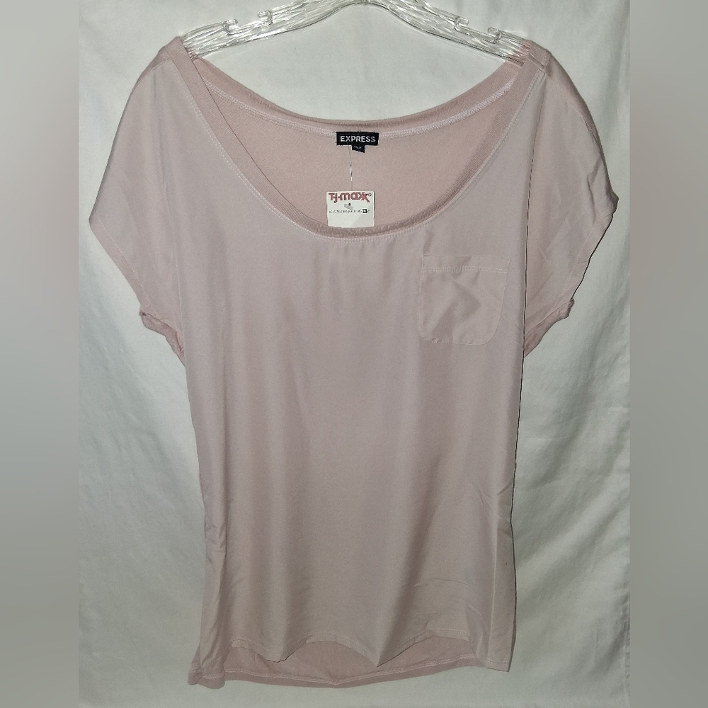 NWT Express Women's Blush Short Sleeve Tee With Accent Pocket